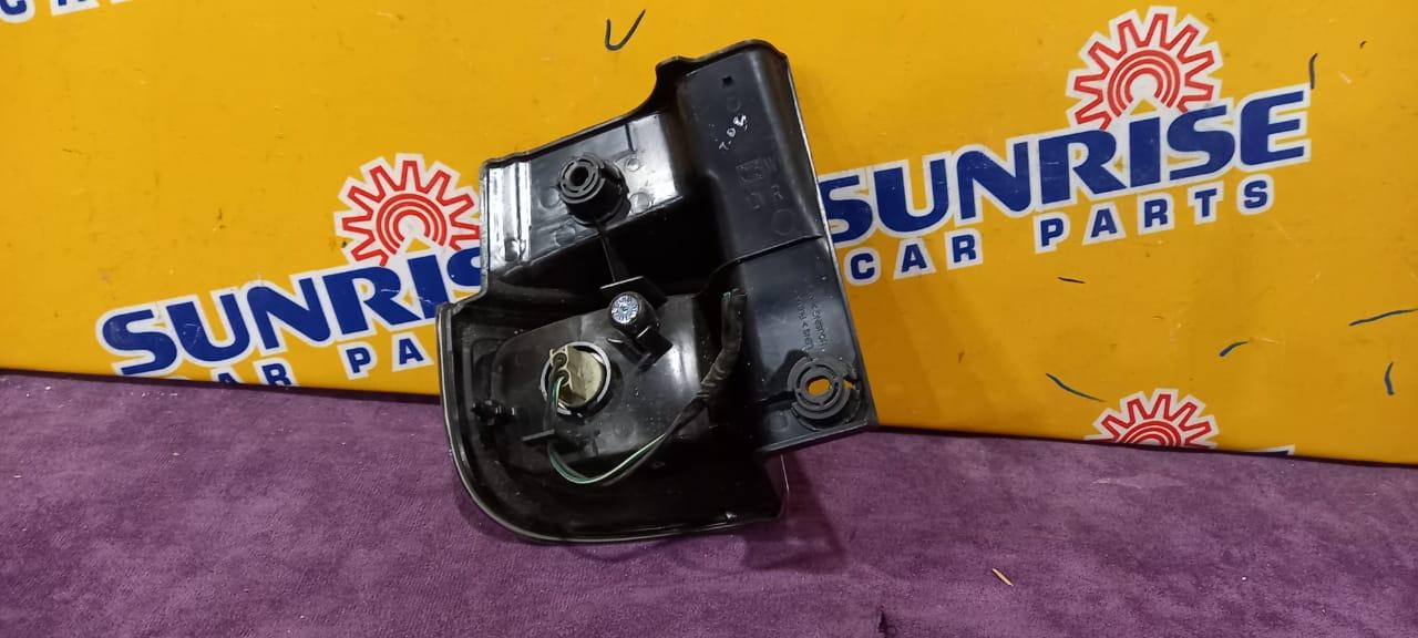 Стоп правый NISSAN ELGRAND PE52, PNE52, TE52, TNE52 D006 2 ракурс