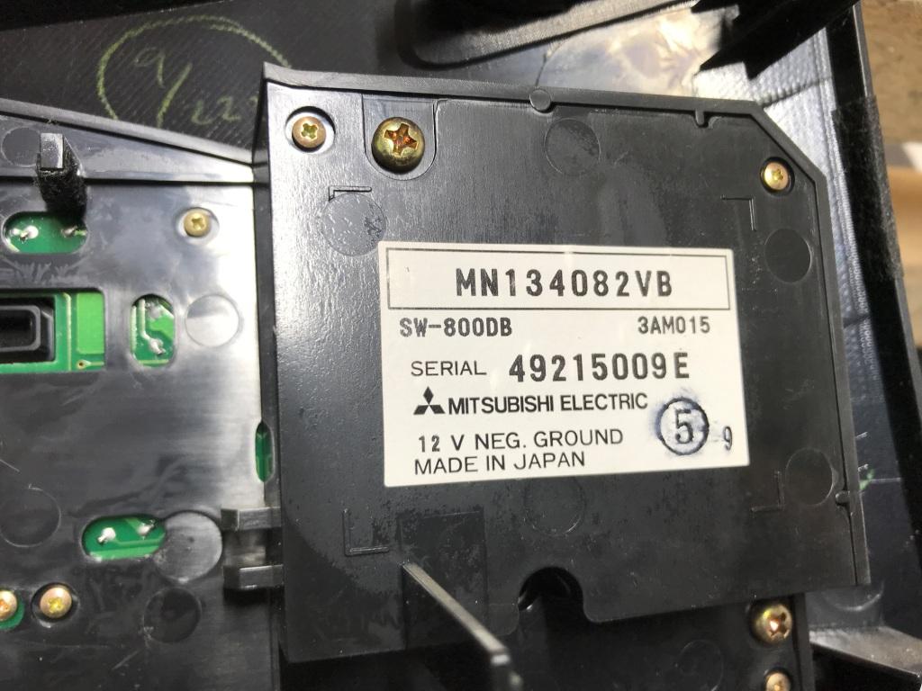 Блок управления климат-контролем MITSUBISHI GRANDIS NA4W MN134082VB 3 ракурс