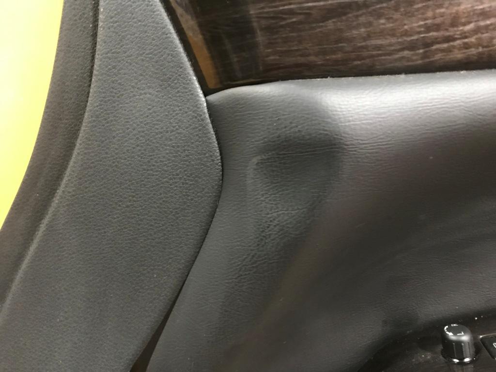 Обшивка дверей правая передняя NISSAN ELGRAND E52 2 ракурс