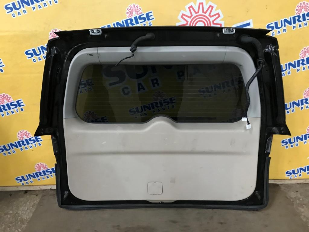 Дверь 5-я NISSAN ELGRAND PE52, PNE52, TE52, TNE52 2 ракурс