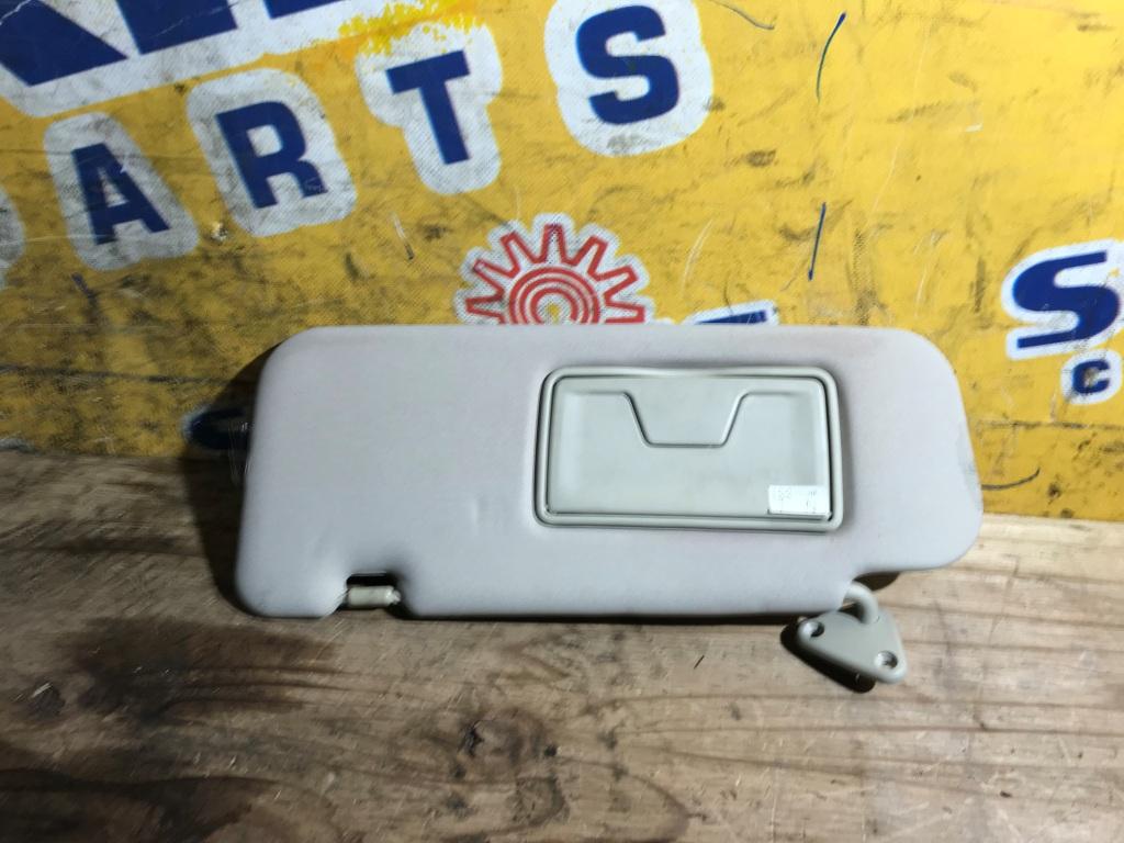 Козырек левый MITSUBISHI GRANDIS NA4W 2 ракурс