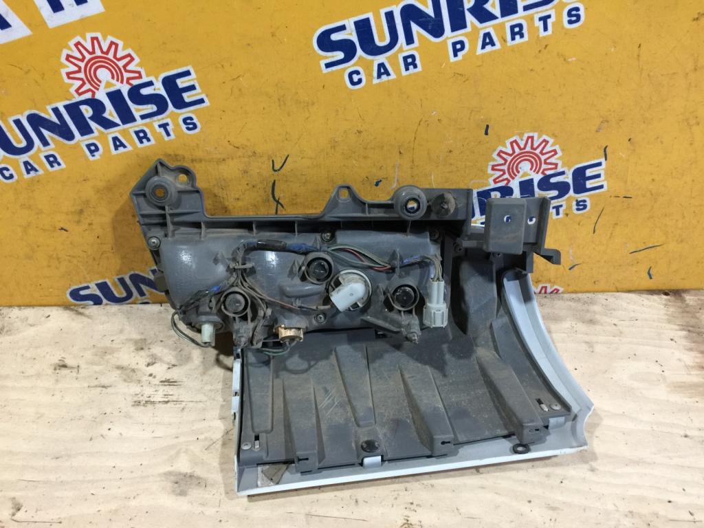 Стоп левый NISSAN ELGRAND TE52 8960 2 ракурс