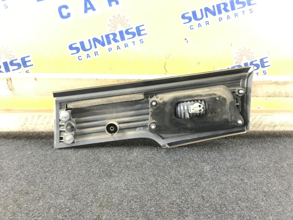 Стоп-вставка левая NISSAN ELGRAND E52 P8959 2 ракурс