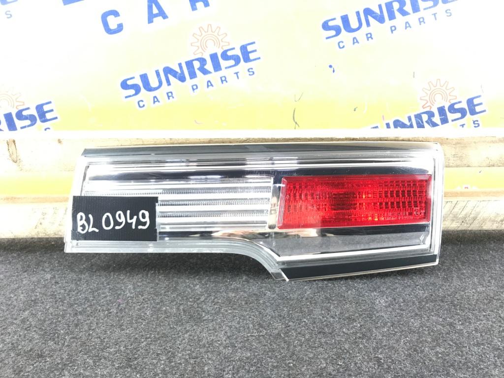 Стоп-вставка правая NISSAN ELGRAND E52 P8959 1 ракурс