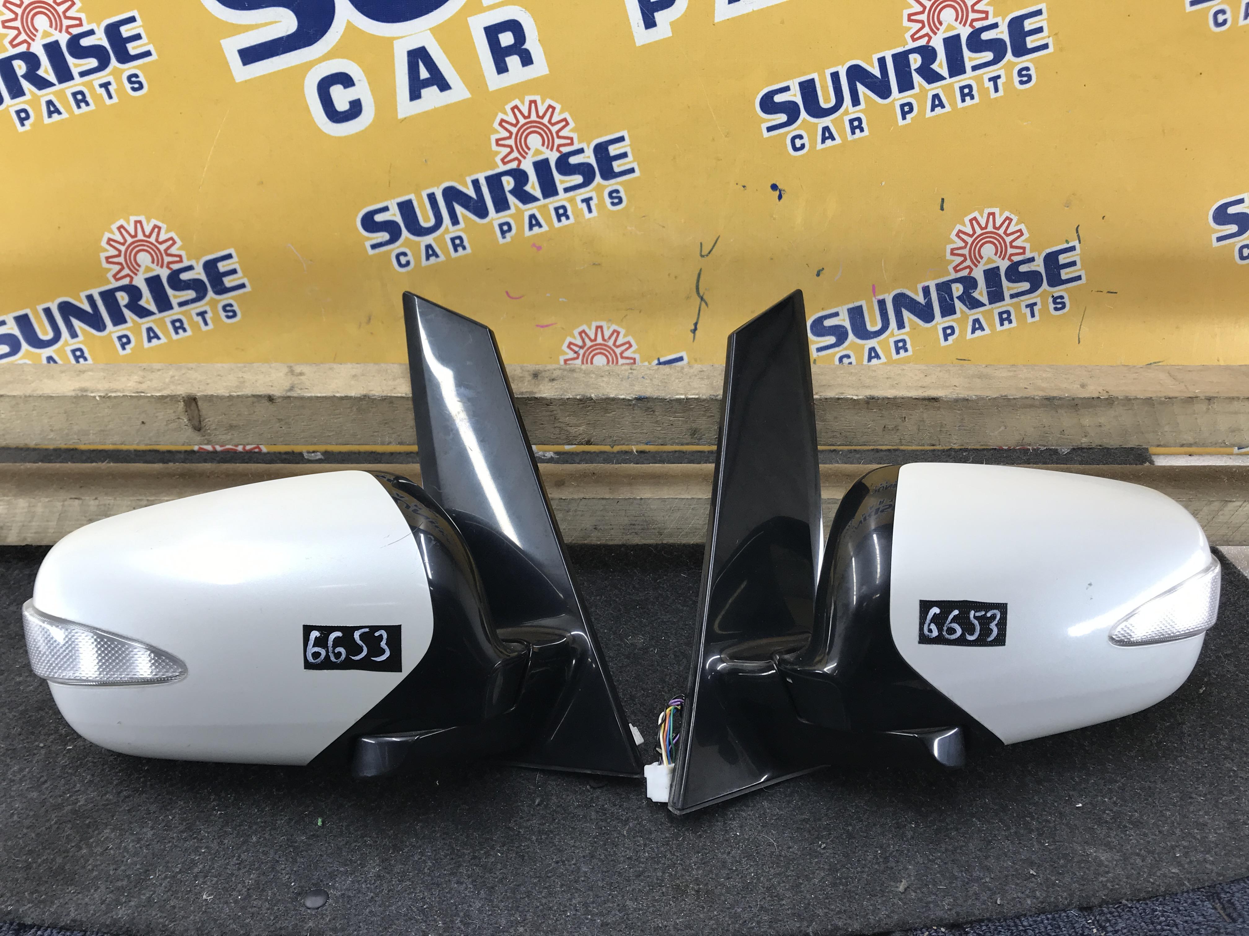 Зеркало MITSUBISHI GRANDIS NA4W 1 ракурс