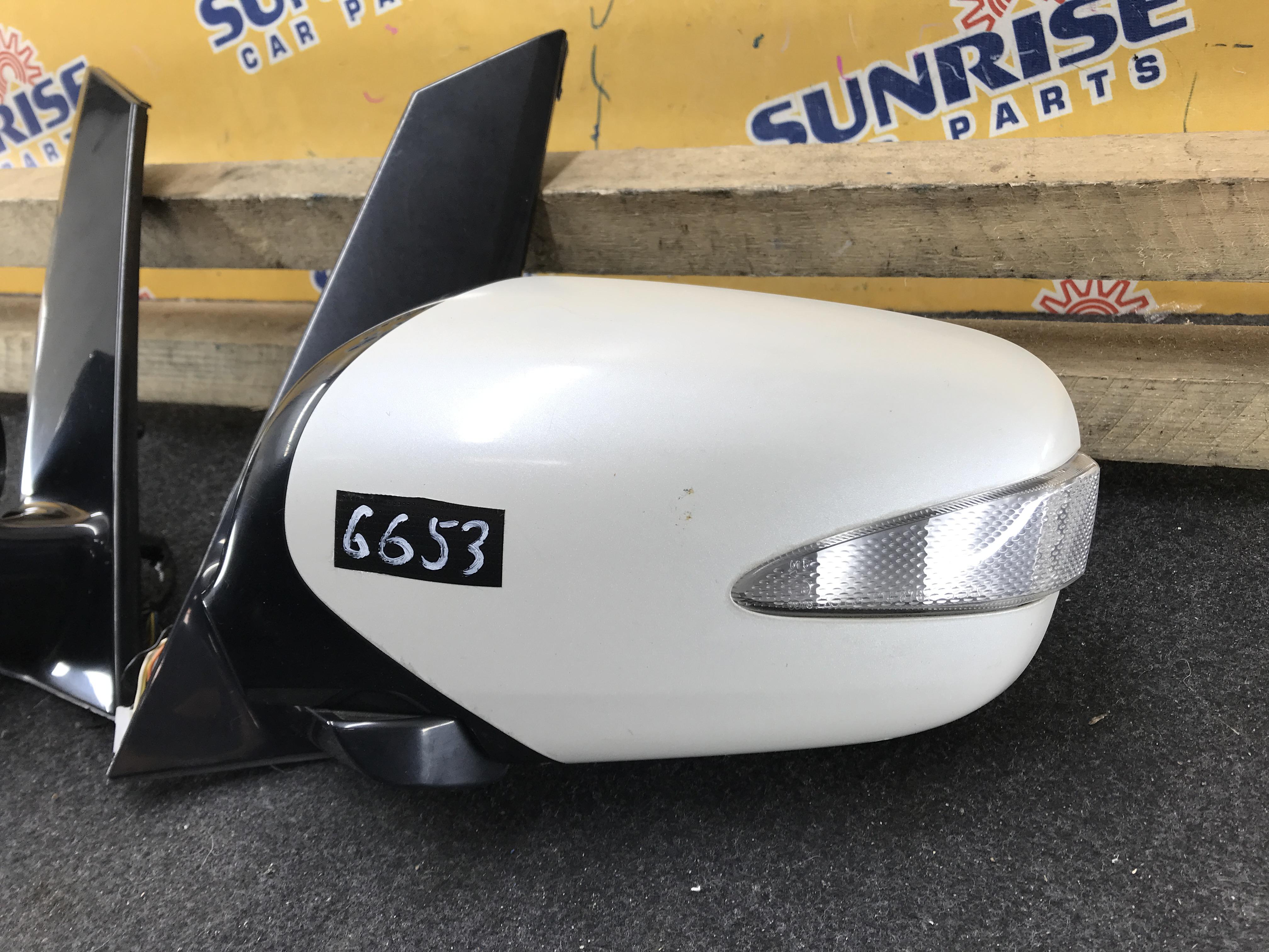 Зеркало MITSUBISHI GRANDIS NA4W 3 ракурс