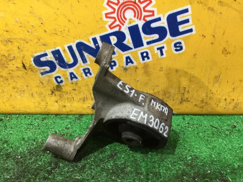 Подушка акпп передняя NISSAN ELGRAND E51 1 ракурс