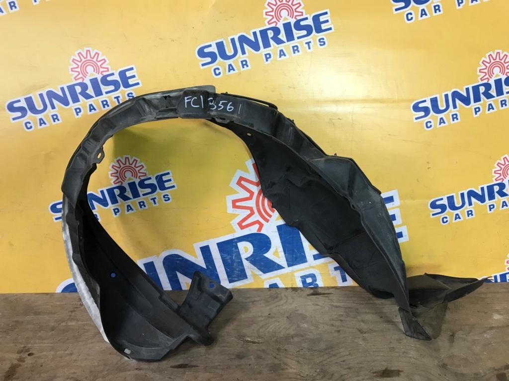 Подкрылок правый передний  TOYOTA MARK X ZIO ANA10 1 ракурс