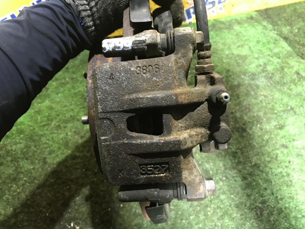 Ступица левая задняя MITSUBISHI GRANDIS NA4W 3 ракурс