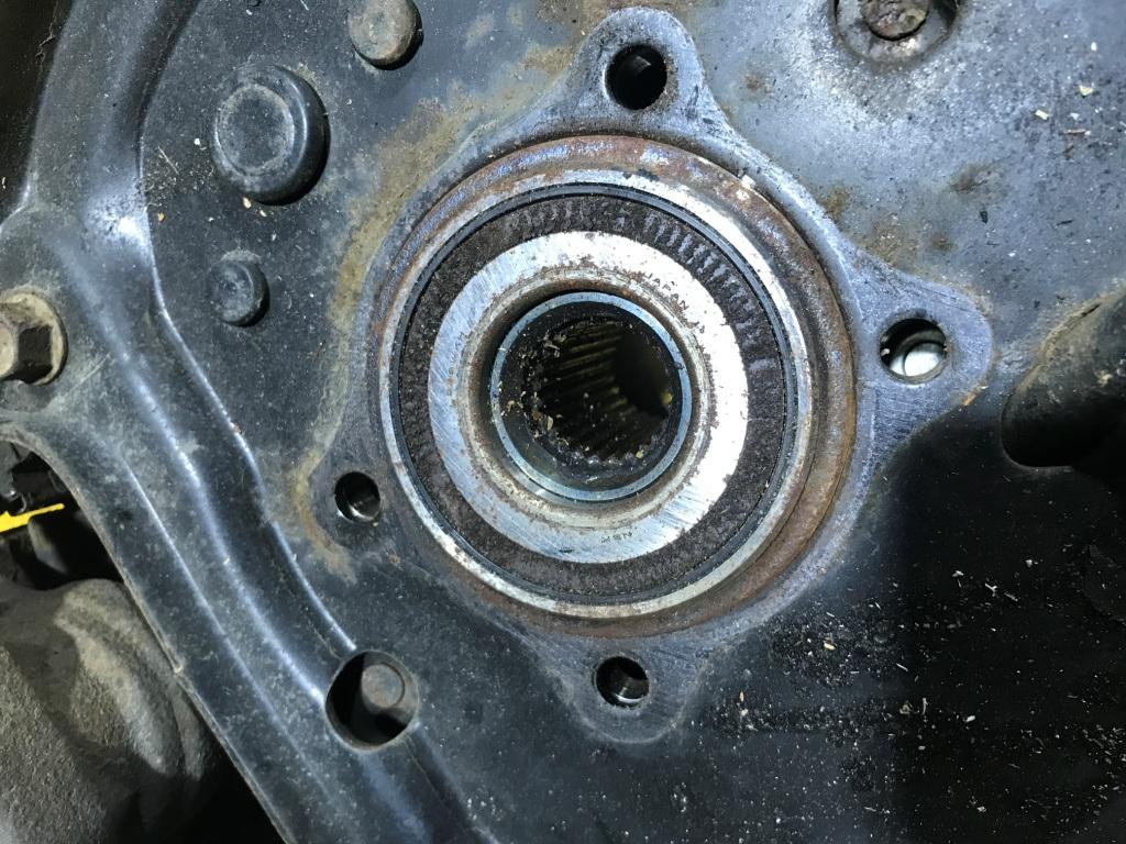 Ступица левая задняя MITSUBISHI GRANDIS NA4W 4 ракурс